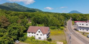 Moiwa Lodge and Large Land